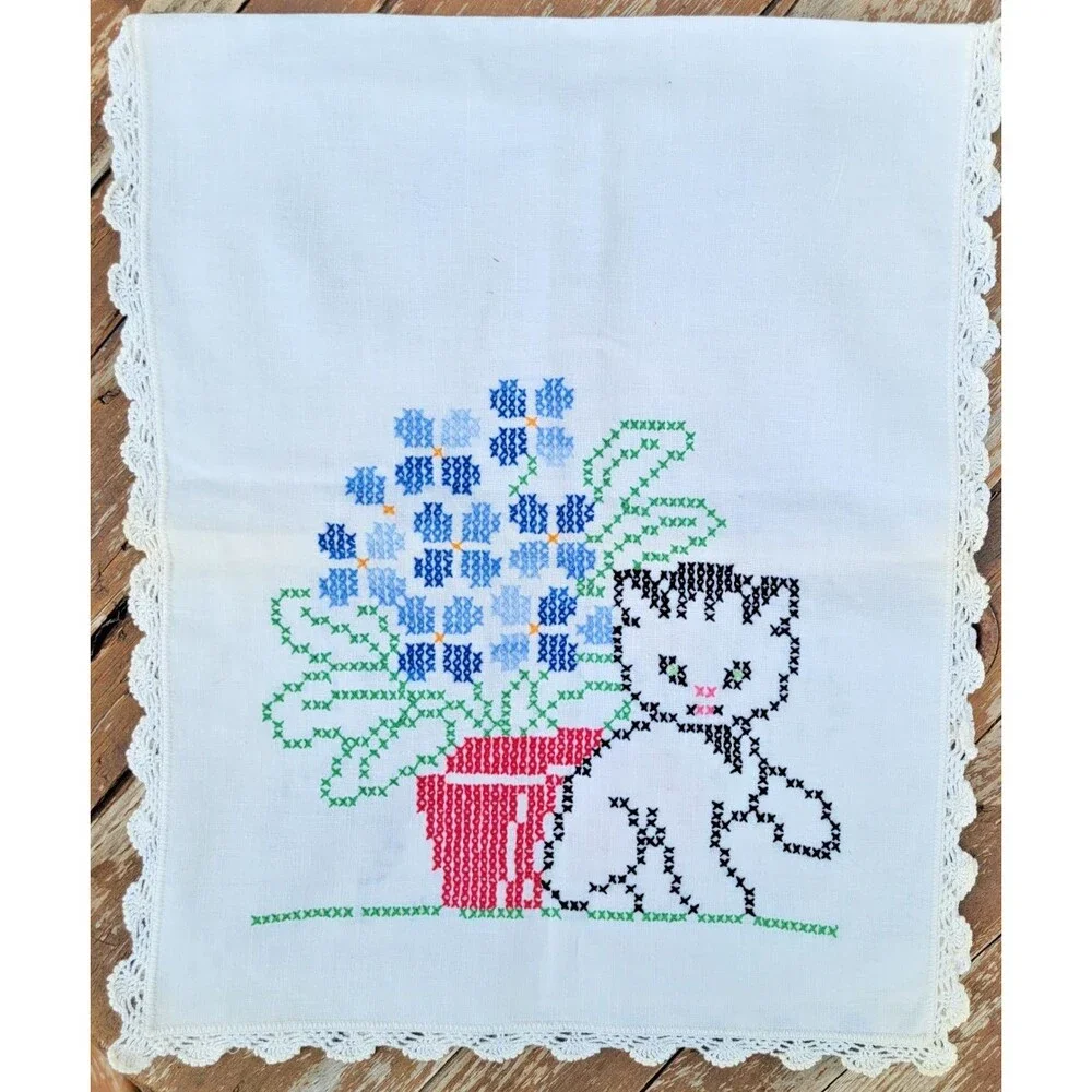 Vtg Embroidered KITTY CAT FLOWER BASKET Table RUNNER Dresser SCARF grannycore
